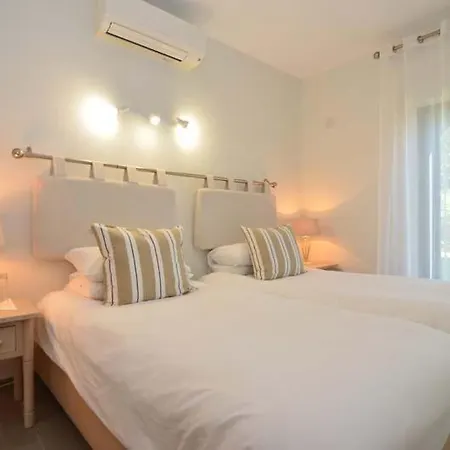 Appartamento Vale Do Garrao Sleeps 4 Air Con Wifi
