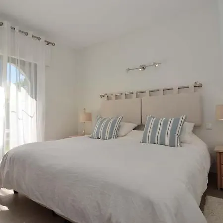 Vale Do Garrao Sleeps 4 Air Con Wifi