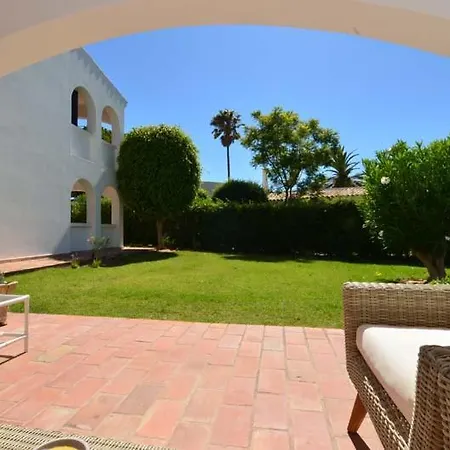 Vale Do Garrao Sleeps 4 Air Con Wifi